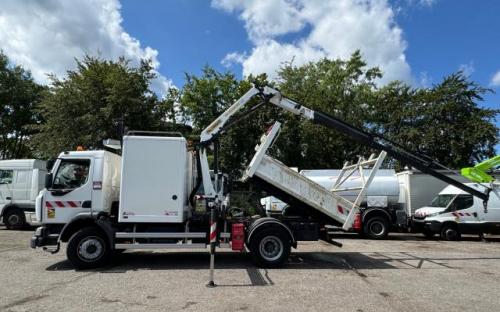 Renault D13 Kipper mit PK9002 Kran