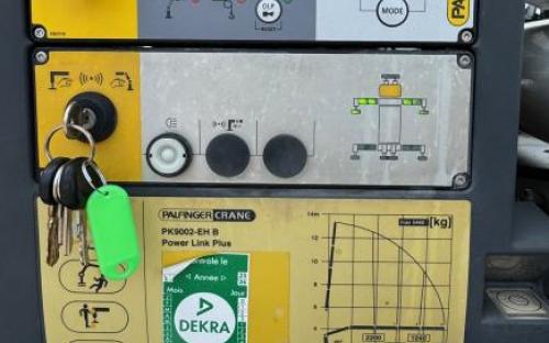Renault D13 Kipper mit PK9002 Kran